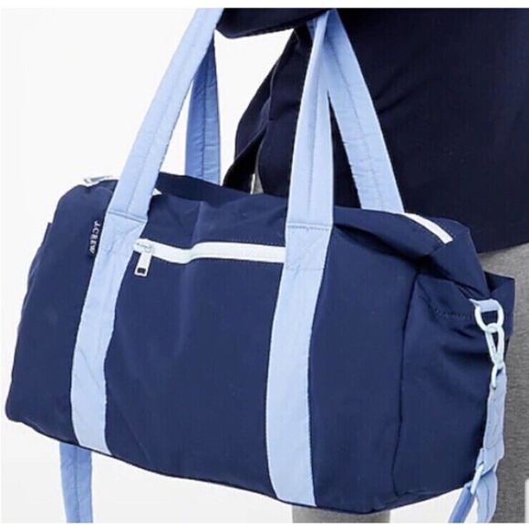 NWT J. Crew Factory Nylon Weekend Duffel Bag Blue Adjustable Strap BJ915 OS - Picture 3 of 9